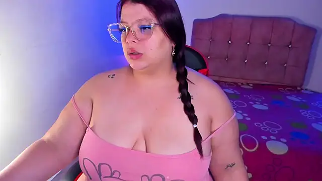 Snapshot of Sheryl_Hamilton chatting on 11, 11, 2025 Sheryl Hamilton online show from 11, 11, 2025