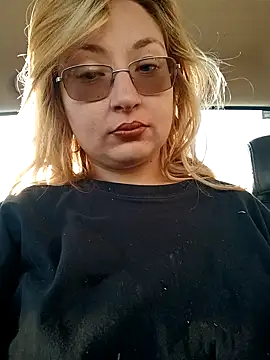 Snapshot of xWhoreAbleX_Pika chatting on 6, 3, 2025 xWhoreAbleX Pika online show from 6, 3, 2025