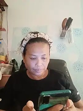 Snapshot of Fon_Bigboobs chatting on 9, 7, 2026 Fon Bigboobs online show from 9, 7, 2026