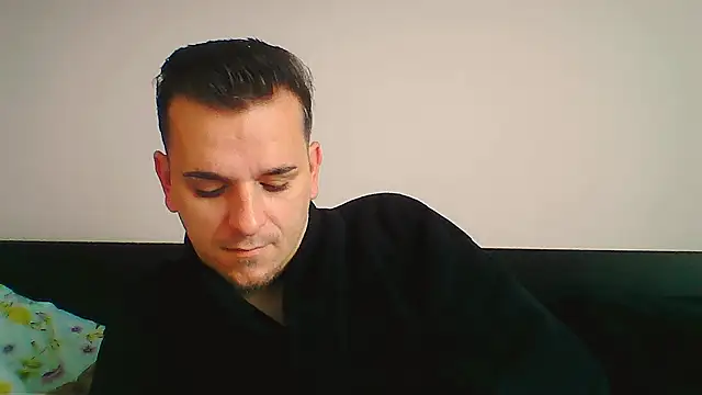 Huge cock22cm online show from 16, 11, 2025