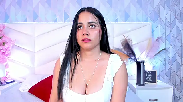 Snapshot of Brenda_Garcia chatting on 10, 2, 2025 Brenda Garcia online show from 10, 2, 2025