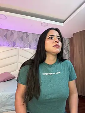 Snapshot of Brenda_Garcia chatting on 9, 3, 2025 Brenda Garcia online show from 9, 3, 2025