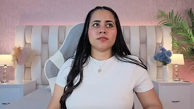 Snapshot of Brenda_Garcia chatting on 20, 9, 2025 Brenda Garcia online show from 20, 9, 2025