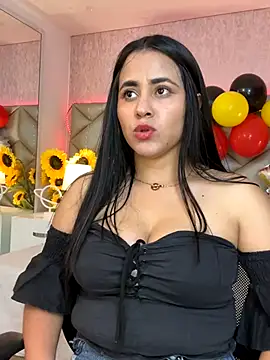 Snapshot of Brenda_Garcia chatting on 29, 9, 2025 Brenda Garcia online show from 29, 9, 2025