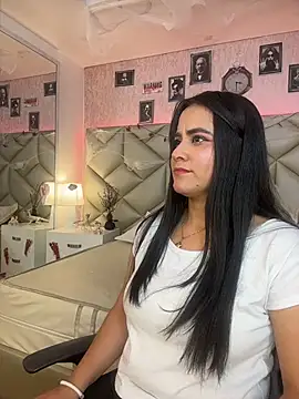 Snapshot of Brenda_Garcia chatting on 10, 10, 2025 Brenda Garcia online show from 10, 10, 2025