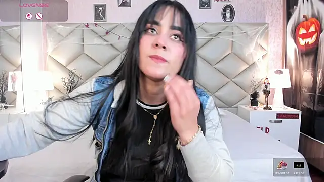 Snapshot of Brenda_Garcia chatting on 21, 10, 2025 Brenda Garcia online show from 21, 10, 2025