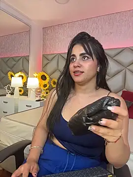 Snapshot of Brenda_Garcia chatting on 20, 11, 2025 Brenda Garcia online show from 20, 11, 2025