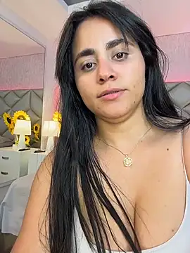 Snapshot of Brenda_Garcia chatting on 29, 11, 2025 Brenda Garcia online show from 29, 11, 2025