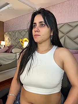 Snapshot of Brenda_Garcia chatting on 30, 11, 2025 Brenda Garcia online show from 30, 11, 2025