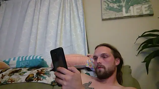 Snapshot of VitaminDrewFl chatting on 7, 4, 2026 VitaminDrewFl online show from 7, 4, 2026
