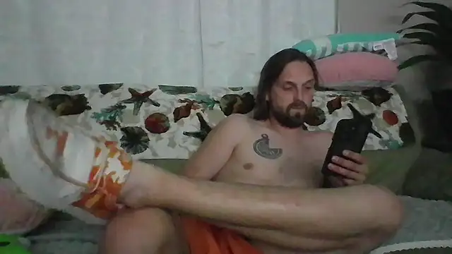 Snapshot of VitaminDrewFl chatting on 7, 5, 2026 VitaminDrewFl online show from 7, 5, 2026