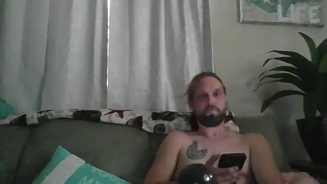 Snapshot of VitaminDrewFl chatting on 4, 6, 2026 VitaminDrewFl online show from 4, 6, 2026