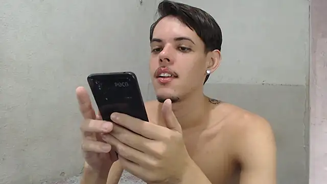 Snapshot of MicaelRian69 chatting on 28, 6, 2026 MicaelRian69 online show from 28, 6, 2026