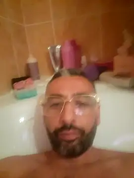 Snapshot of goldenhead1 chatting on 9, 2, 2026 goldenhead1 online show from 9, 2, 2026