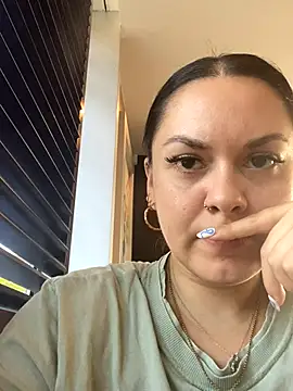 Luccreccia  online show from 4, 10, 2025