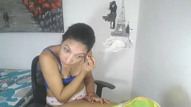 Snapshot of KamileLatinasexy chatting on 5, 5, 2026 KamileLatinasexy online show from 5, 5, 2026