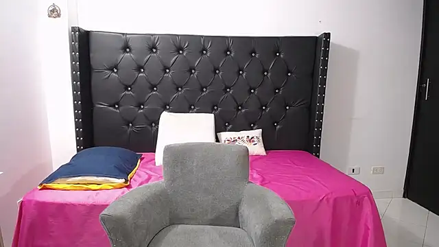 renata salinas 1 online show from 4, 3, 2026