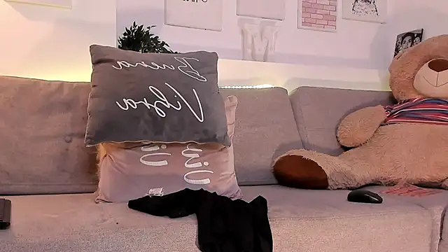 Nicolle foxy online show from 13, 2, 2025