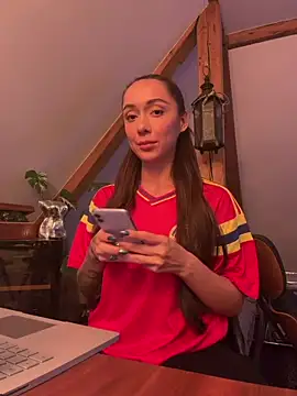 emiliasommer online show from 7, 7, 2026