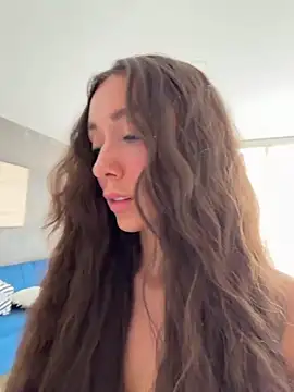 emiliasommer online show from 3, 8, 2026