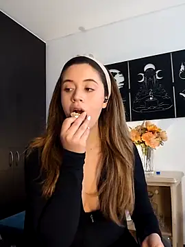 maliciaworld online show from 4, 10, 2025