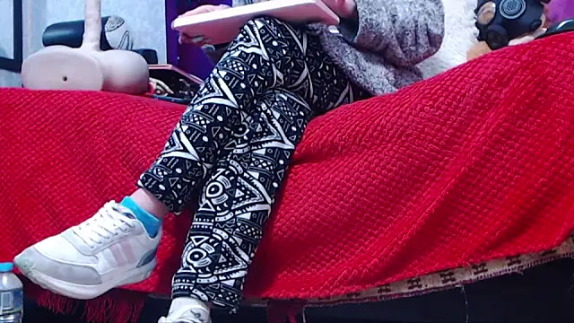 AyshaScott online show from 25, 11, 2025