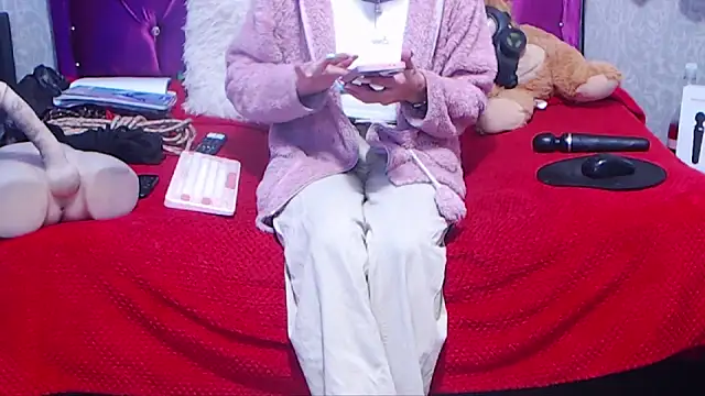 AyshaScott online show from 16, 12, 2025