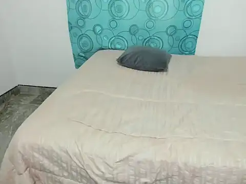 MonicaGarcia  online show from 25, 11, 2025