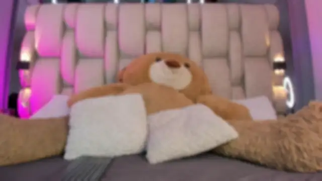  LauraTaylor  online show from 25, 10, 2025