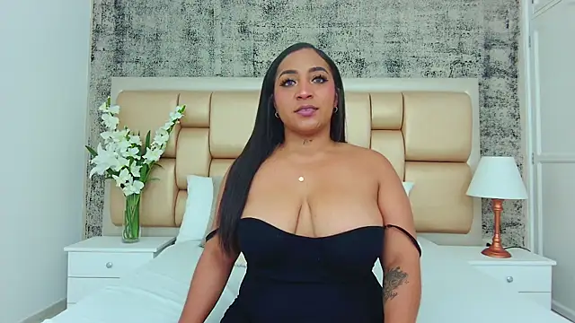 KateVenegas online show from 2, 3, 2025