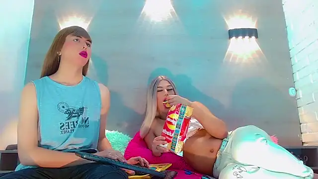 Daniela Pink  online show from 1, 2, 2025