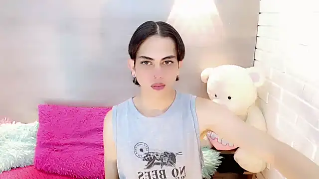 Daniela Pink  online show from 24, 9, 2025