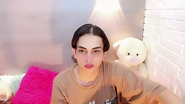 Daniela Pink  online show from 9, 10, 2025