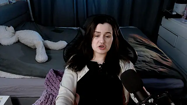 Snapshot of KiraYammy chatting on 4, 1, 2025 KiraYammy online show from 4, 1, 2025