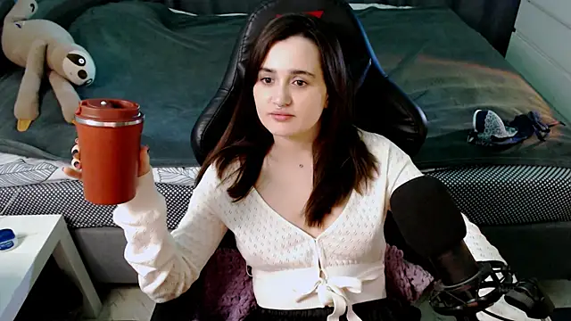 Snapshot of KiraYammy chatting on 10, 3, 2025 KiraYammy online show from 10, 3, 2025