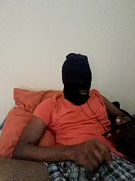 Snapshot of Gifttheskimaskboy chatting on 4, 12, 2024 Gifttheskimaskboy online show from 4, 12, 2024