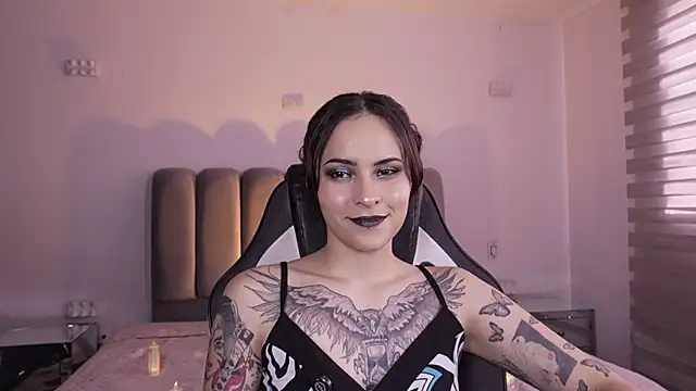 AnnyThompson  online show from 16, 1, 2026