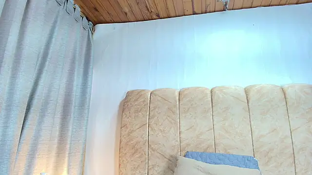 Zoe Curvy online show from 29, 11, 2025