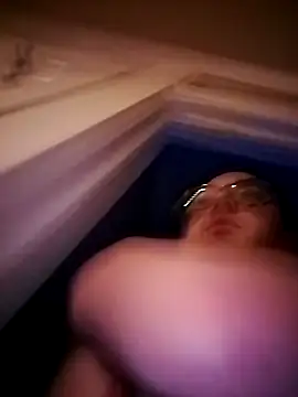 Snapshot of 420getsmehorny chatting on 4, 12, 2024 420getsmehorny online show from 4, 12, 2024