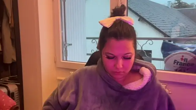 Snapshot of minette-sexy chatting on 22, 11, 2025 minette-sexy online show from 22, 11, 2025