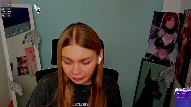 Snapshot of Molly_sweetie chatting on 12, 12, 2024 Molly sweetie online show from 12, 12, 2024