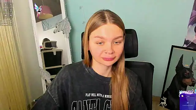 Snapshot of Molly_sweetie chatting on 24, 12, 2024 Molly sweetie online show from 24, 12, 2024