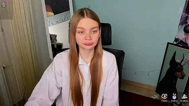 Snapshot of Molly_sweetie chatting on 5, 1, 2025 Molly sweetie online show from 5, 1, 2025