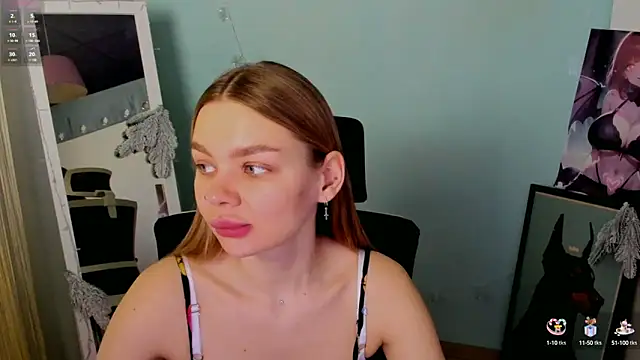 Snapshot of Molly_sweetie chatting on 10, 1, 2025 Molly sweetie online show from 10, 1, 2025