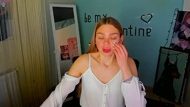 Snapshot of Molly_sweetie chatting on 10, 2, 2025 Molly sweetie online show from 10, 2, 2025