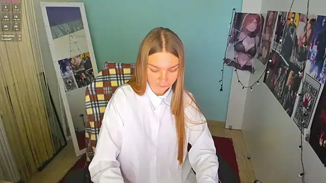 Snapshot of Molly_sweetie chatting on 4, 3, 2025 Molly sweetie online show from 4, 3, 2025