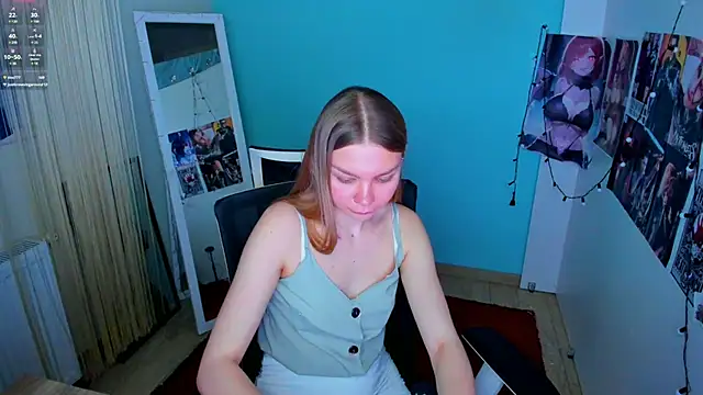 Snapshot of Molly_sweetie chatting on 18, 3, 2025 Molly sweetie online show from 18, 3, 2025