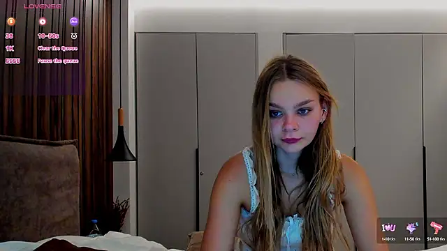 Snapshot of Molly_sweetie chatting on 25, 9, 2025 Molly sweetie online show from 25, 9, 2025