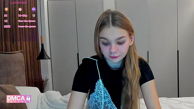 Molly sweetie online show from 18, 11, 2025