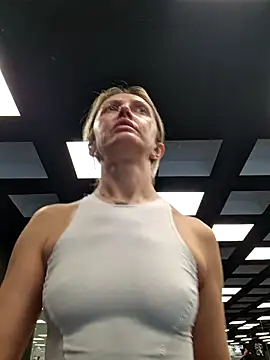 Miss    Mia  online show from 4, 12, 2025